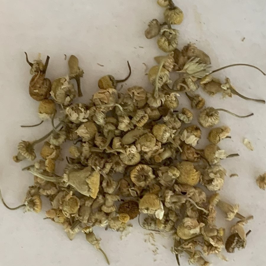 Chamomile (dried flowers)